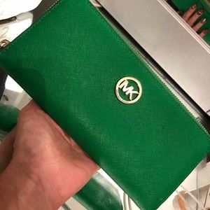 Michael kors wallet